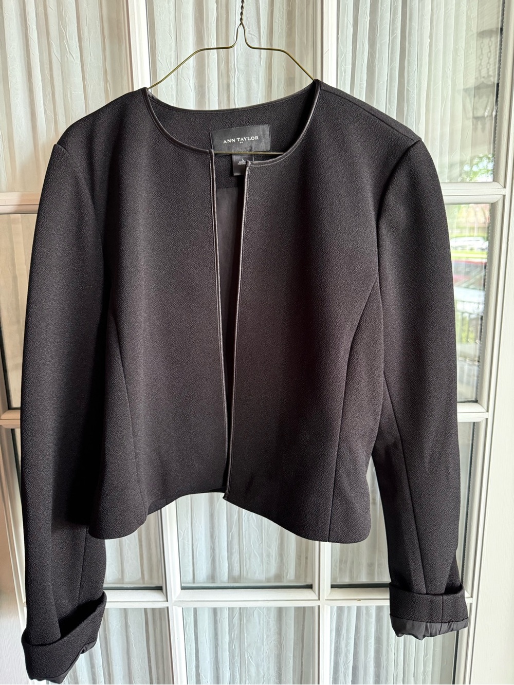 Ann Taylor Women's Black Cropped Blazer Sz L Workwear Jacket
